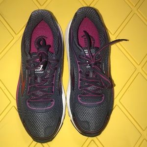 brooks dyad 9 yellow